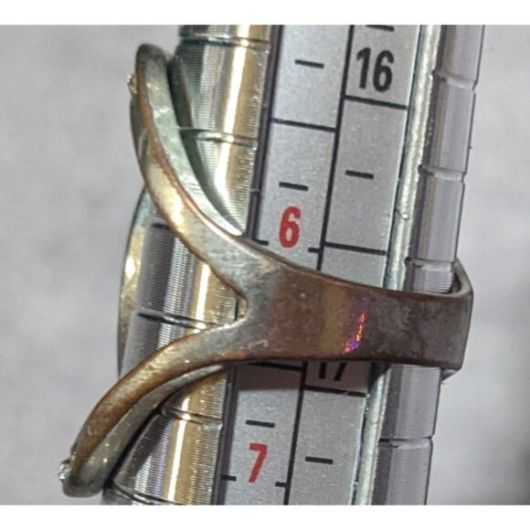 Elegant Glam Silver Tone Rhinestone Crossover Ring Size 6 1/2 - Picture 12 of 12